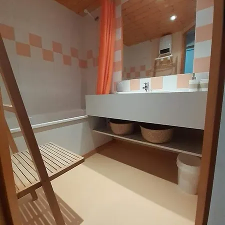 Skis Aux Pieds La Plagne